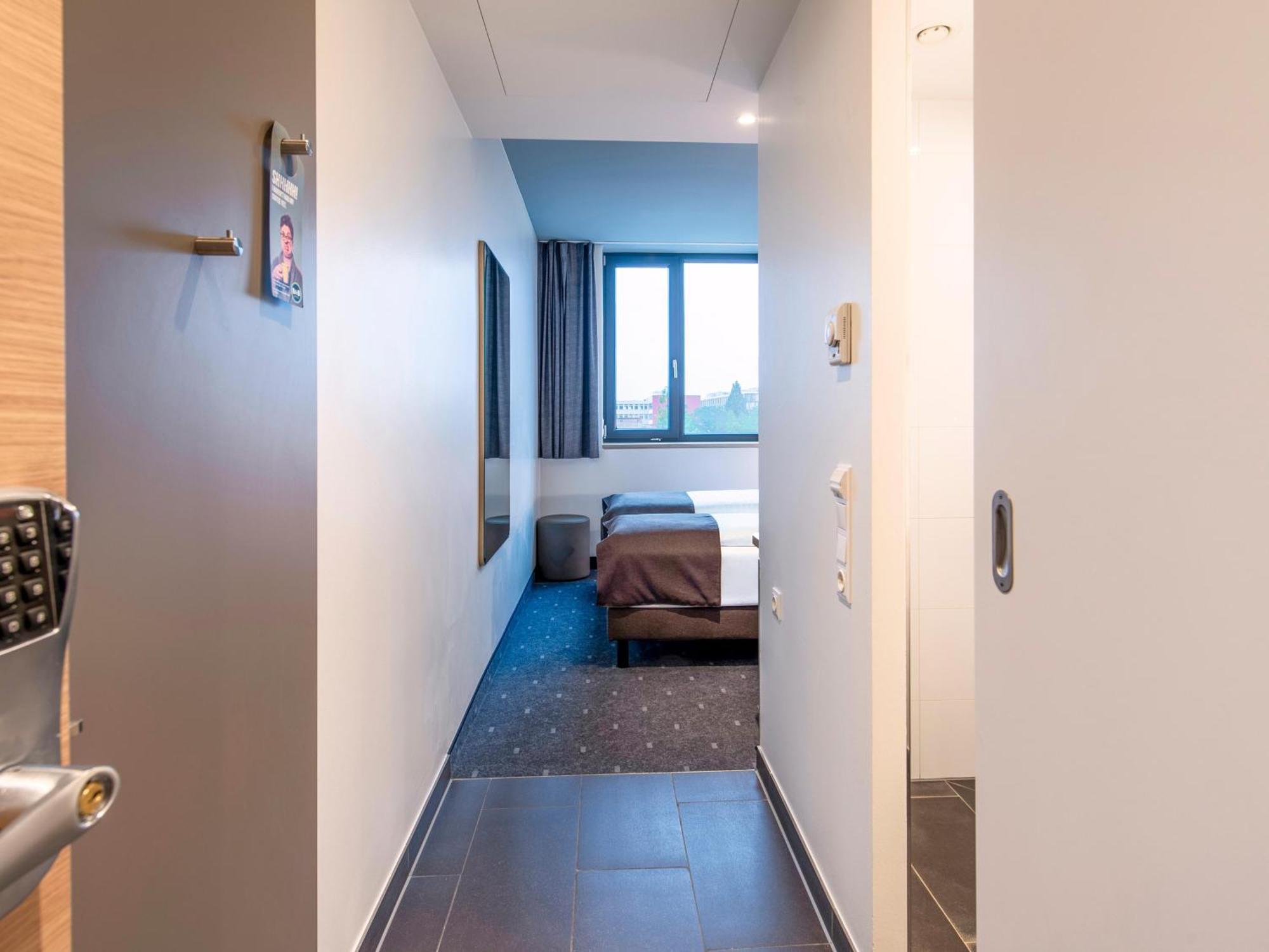 B&B Hotel Muenchen-Olympiapark Экстерьер фото