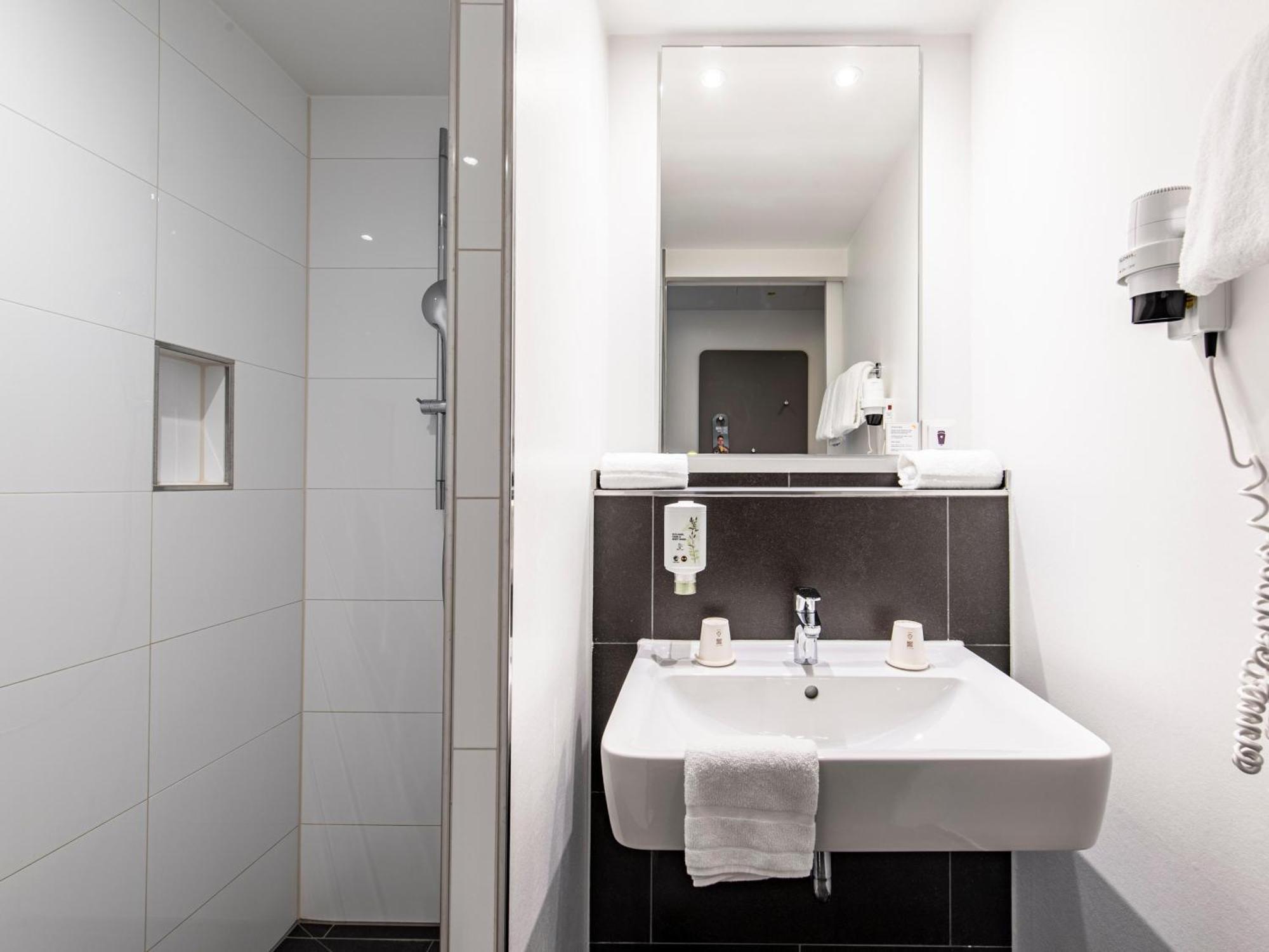 B&B Hotel Muenchen-Olympiapark Экстерьер фото