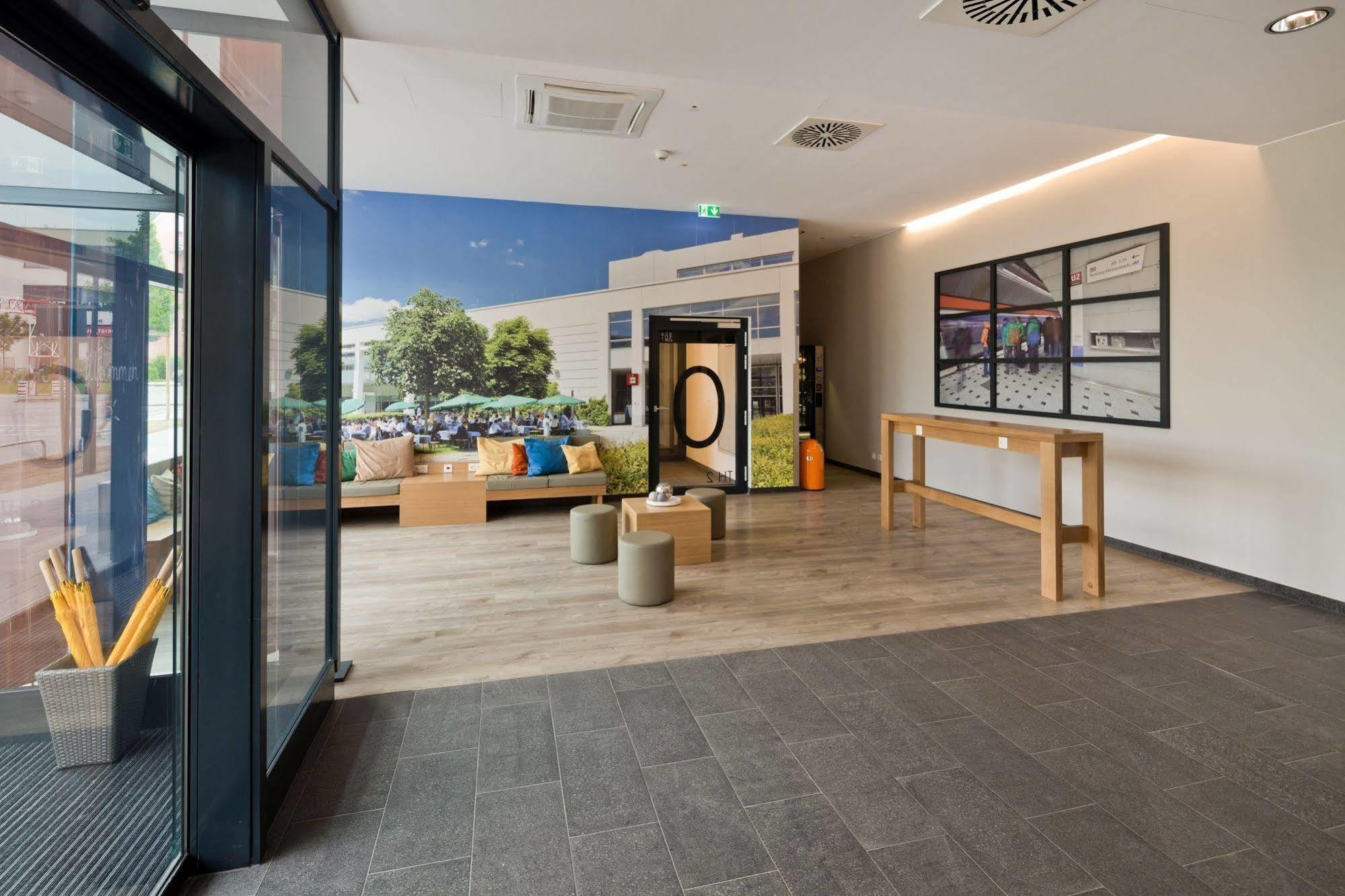 B&B Hotel Muenchen-Olympiapark Экстерьер фото